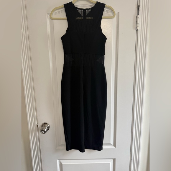 Chic Black Midi Dress - Picture 4 of 10